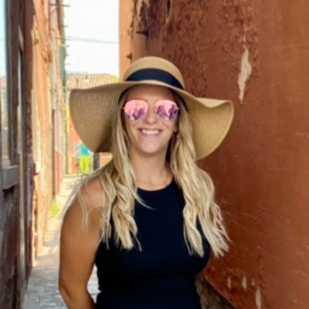 Meet your Posher, Ashley